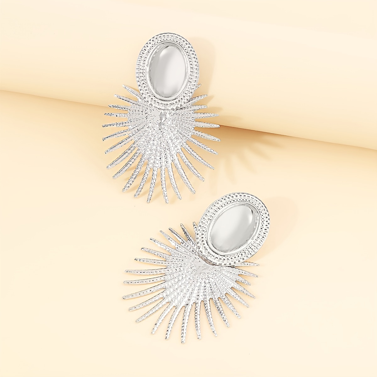 Geometric Fan Vintage Earrings with Golden Touch